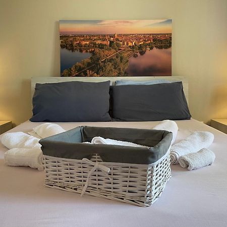 Lotus Home Eleganza E Accoglienza A マントヴァ エクステリア 写真