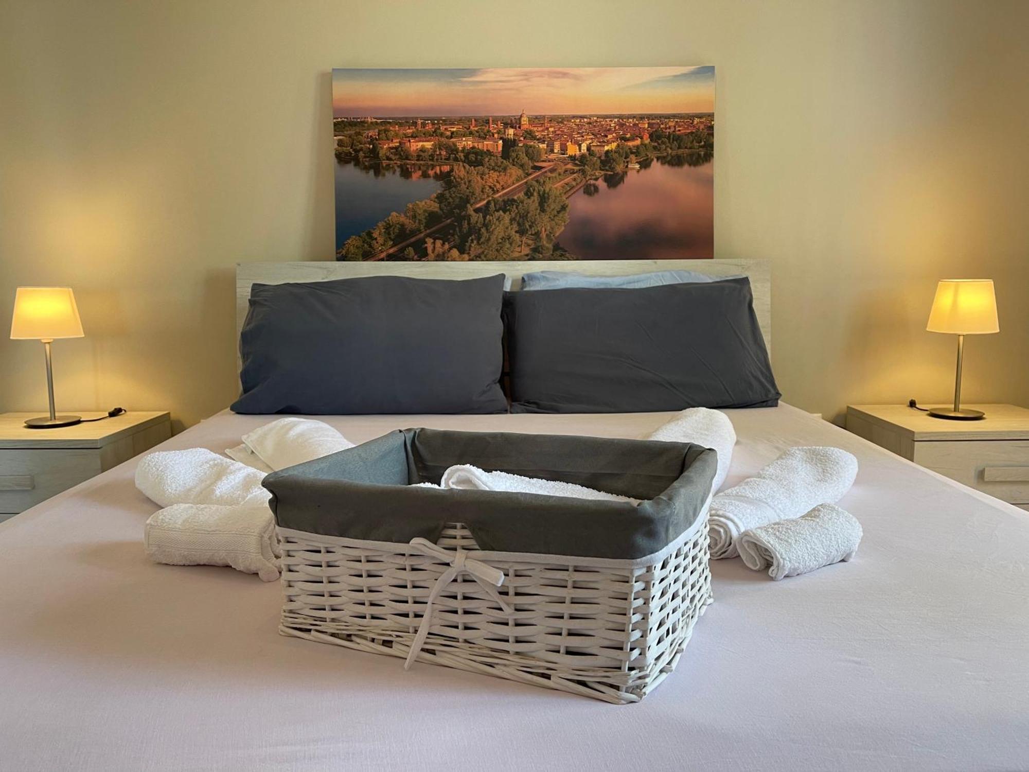 Lotus Home Eleganza E Accoglienza A マントヴァ エクステリア 写真
